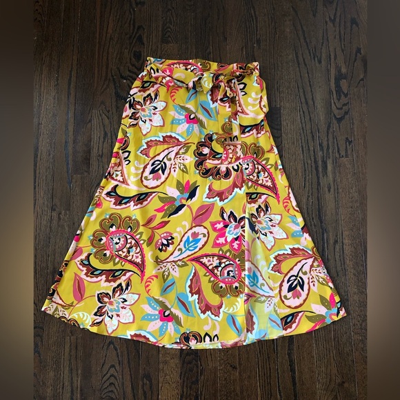 LOFT Dresses & Skirts - *NWOT* LOFT Women’s M Mustard Yellow Floral Paisley Tie Waist Slit Maxi Skirt